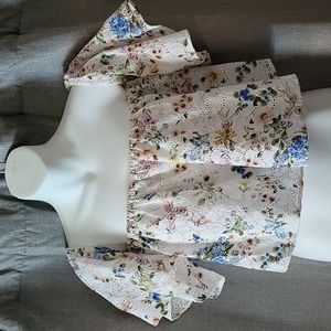 Zara Eyelet top sz M